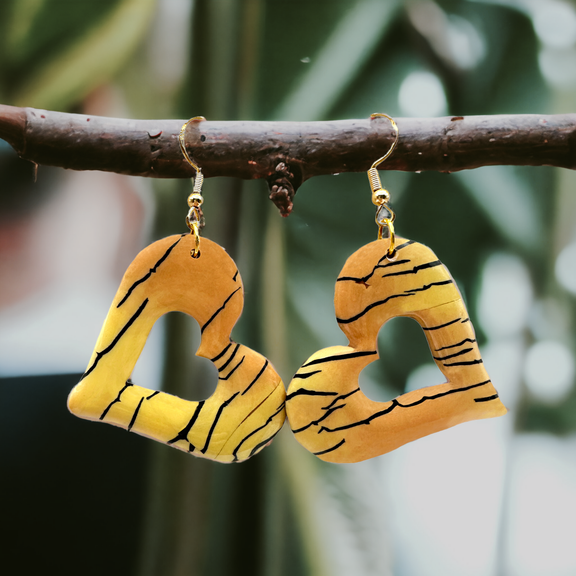 Made With Love Bijoux Tiger Collection Large Sleepy Hearts Hook Earrings